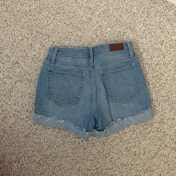Women’s Hollister size 1 jean shorts. - Picture 2 of 2